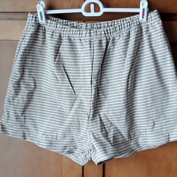 Grey stripe pajama set 💕 - Picture 8 of 9